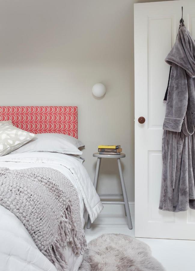 Stunning Cntrl With Parking Apartment Totnes